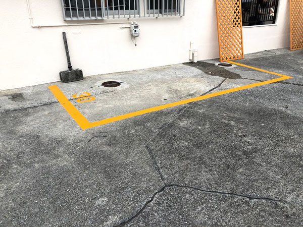 沖縄県那覇市Dアパート様の駐車場ライン引き塗装。