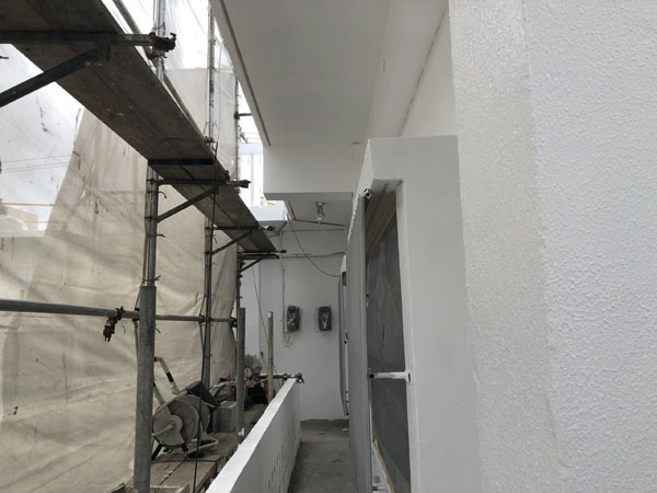 宜野湾市Ｉ様の外壁の上塗り完了。