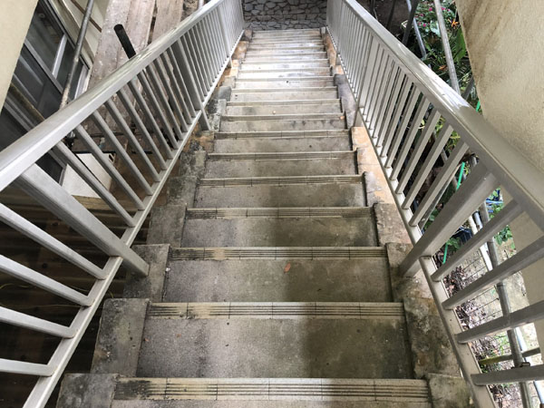 沖縄県那覇市Ｋ邸の階段防水工事前