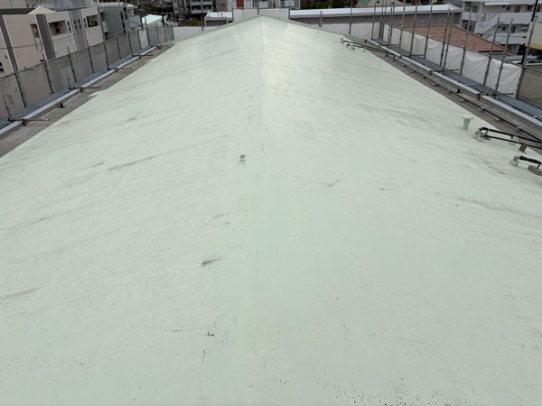 沖縄県那覇市Eアパート様の屋上遮熱防水工事前