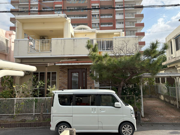 外壁塗装前の沖縄県北谷町N邸