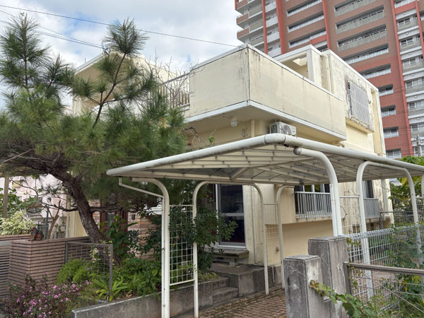 外壁塗装前の沖縄県北谷町N邸