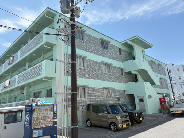 外壁塗装後の那覇市Eアパート様
