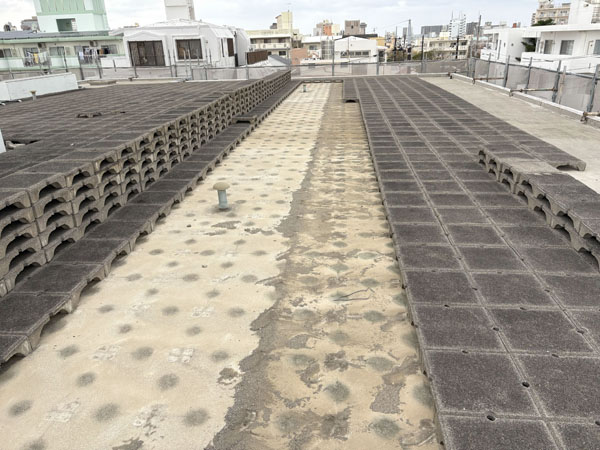 沖縄県那覇市Eアパート様の屋上遮熱防水工事前