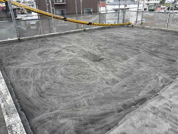 沖縄県八重瀬町H様の屋上遮熱防水工事前