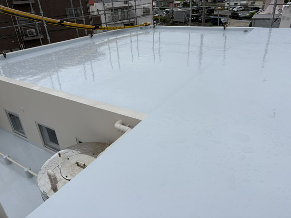 沖縄県八重瀬町H様の屋上遮熱防水工事後