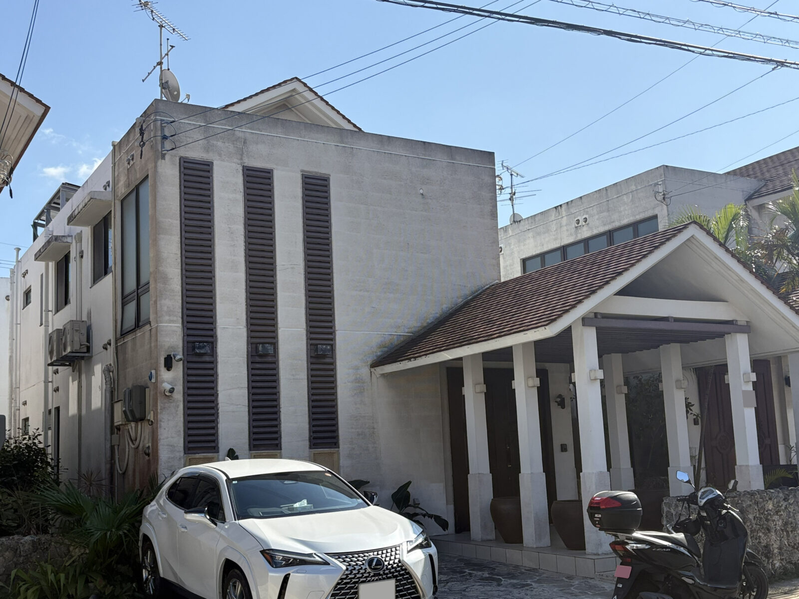 外壁塗装前の那覇市H様邸