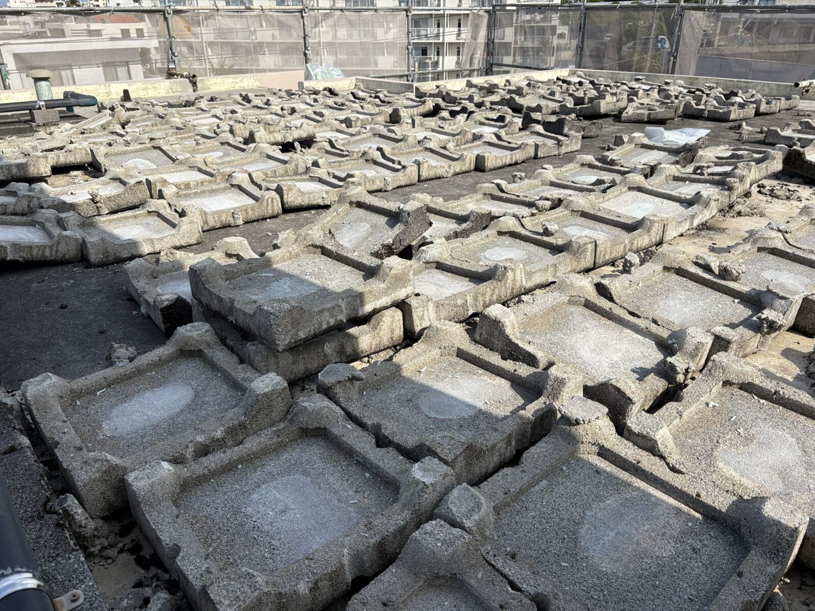 糸満市Ｍ様邸の断熱発泡材除去