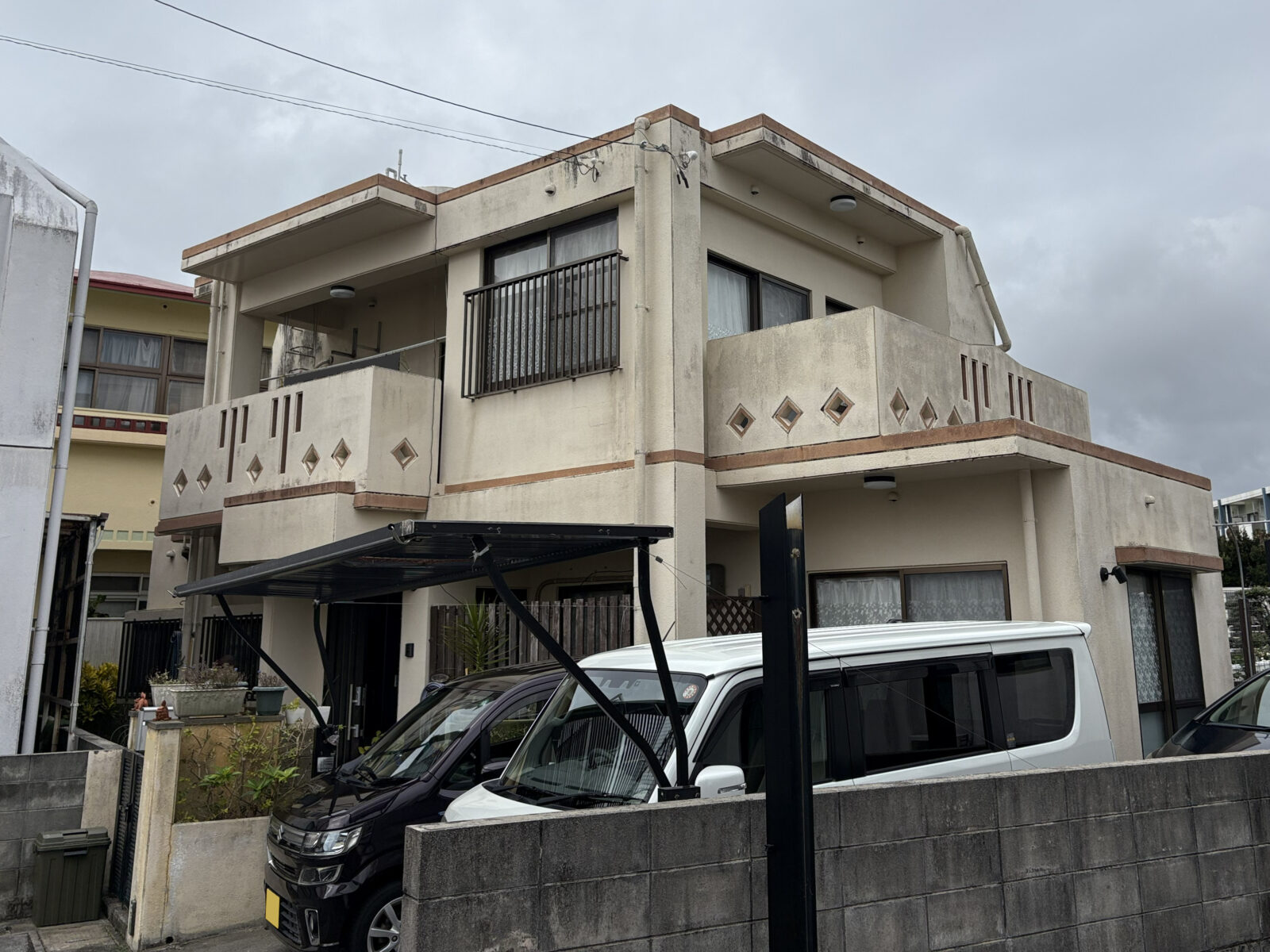 外壁塗装前の西原町Ａ様邸