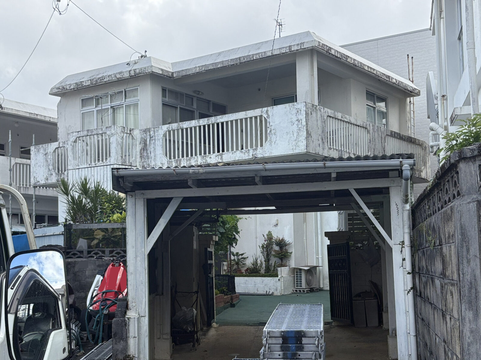 外壁塗装前の沖縄県那覇市K様邸