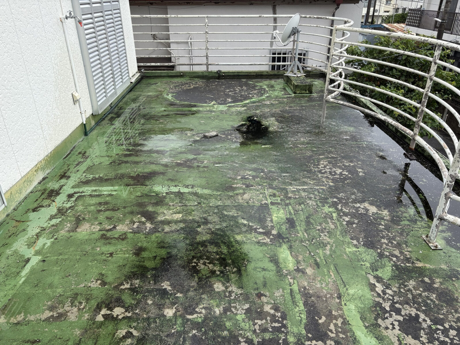 鉄部手摺り塗装・ベランダ防水工事前の浦添市Ｔ様邸