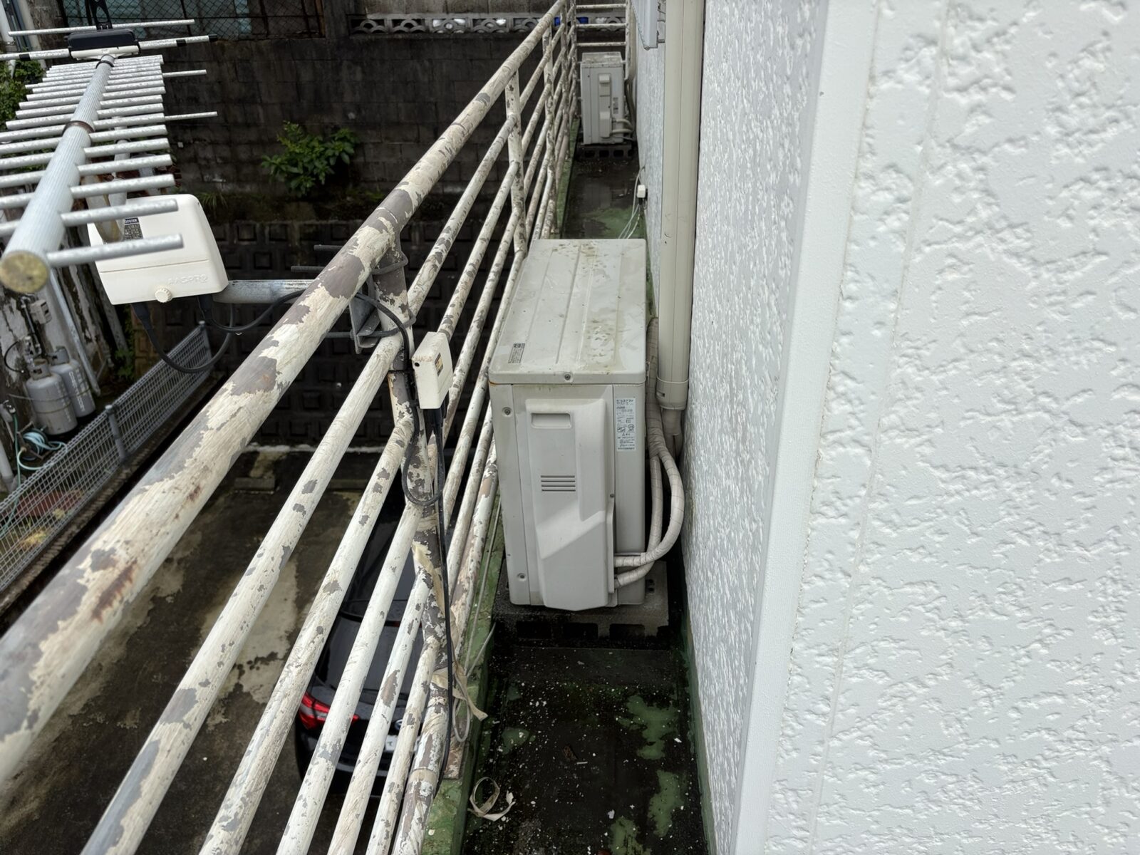 鉄部手摺り塗装・ベランダ防水工事前の浦添市Ｔ様邸